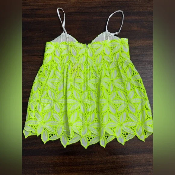 Lilly Pulitzer NWT Mellie Top Pepino Green Mambo Eyelet - Picture 5 of 5